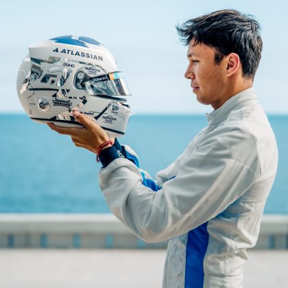 Casco Albon standard 2026
