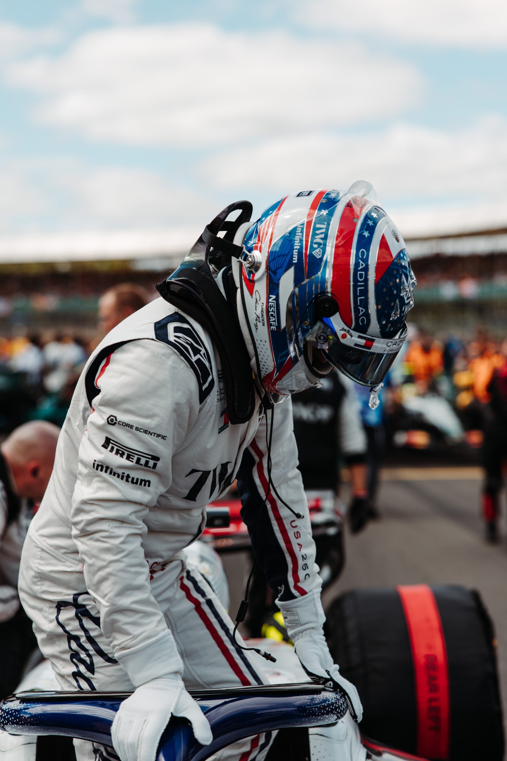 Casco Perez Silverstone 2026