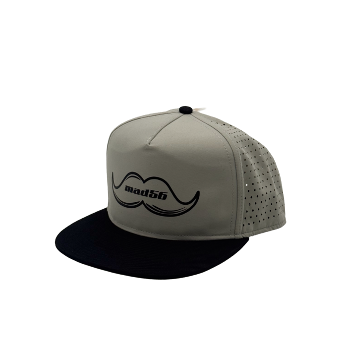 Cappello grigio chiaro con visiera