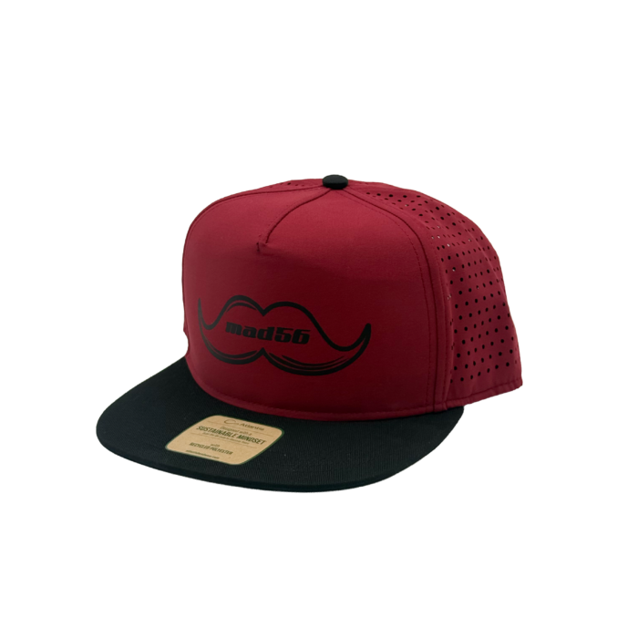 Cappello bordeaux con visiera